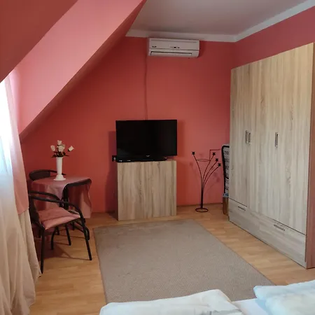 Buebaj Vendeghaz בית הארחה *